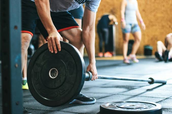 Hybrid Fitness 2026: Mengapa Kombinasi Latihan di Gym dan Rumah Menjadi Tren Olahraga Paling Efektif?